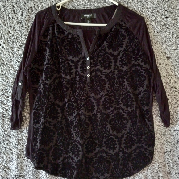 VTG Women’s Black Light blouse Nine West Velvet Pattern Size L - Picture 4 of 6